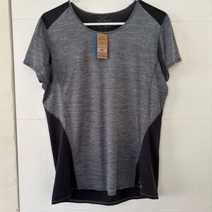 Patagonia Women's Short Sleeve Gray and Black Tee